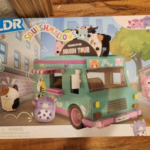 Squishmallows Squish Tour Truck - Teal and Pink